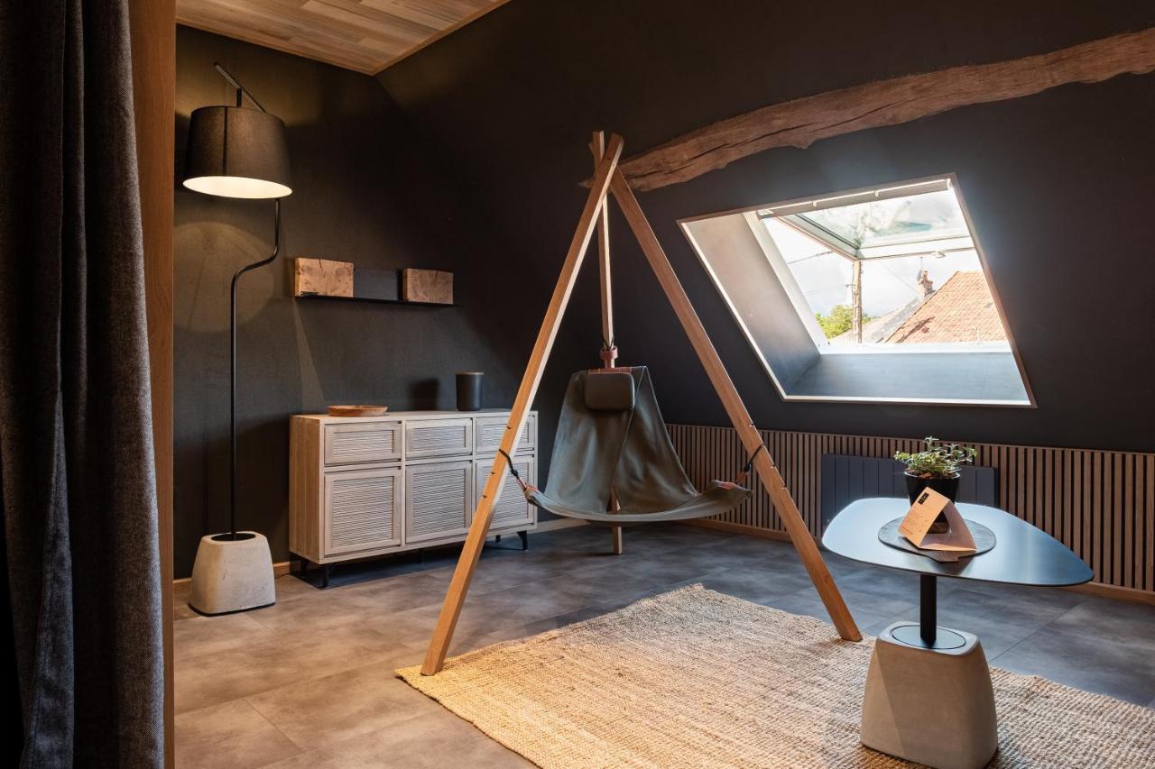 Le Studio Des Pres Verts Suite Design Avec Jacuzzi Privatif Jouey Exterior foto