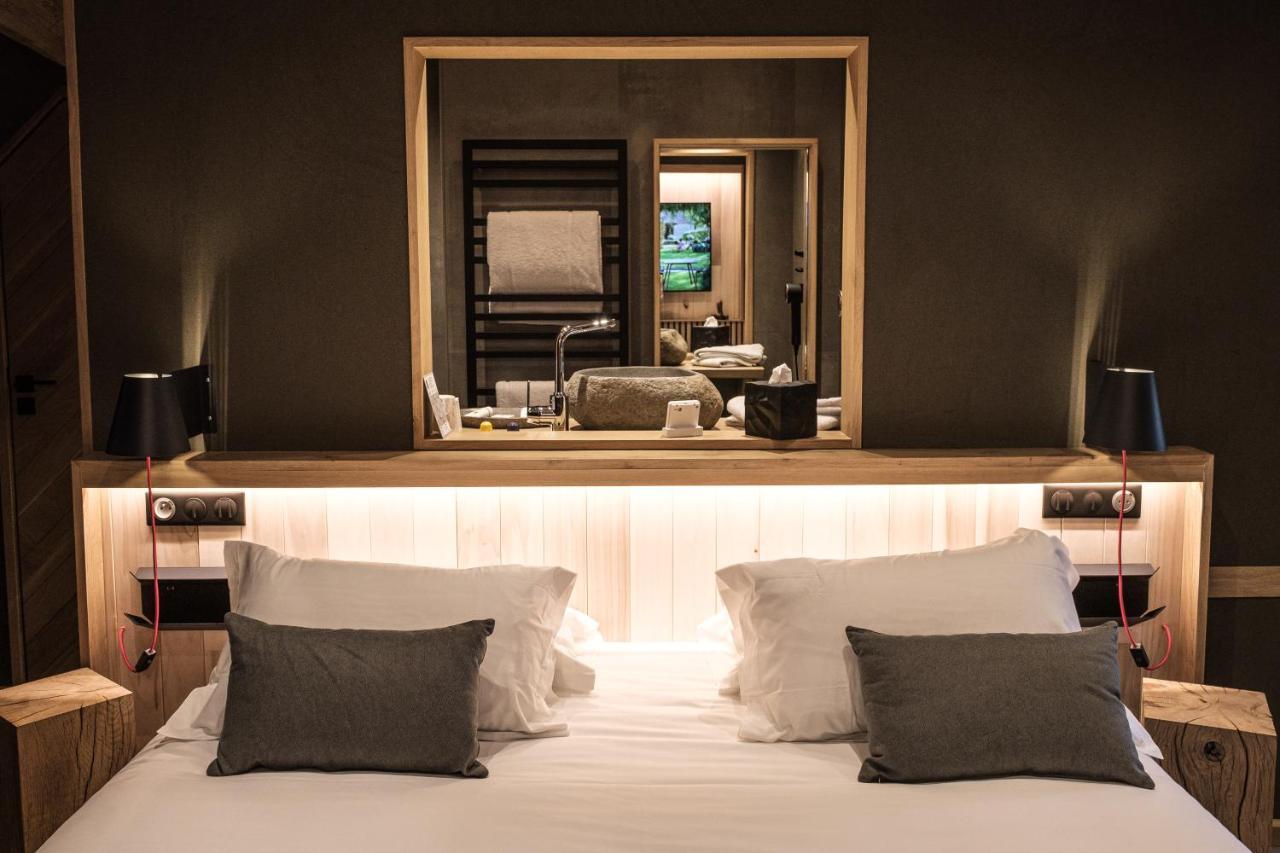 Le Studio Des Pres Verts Suite Design Avec Jacuzzi Privatif Jouey Exterior foto